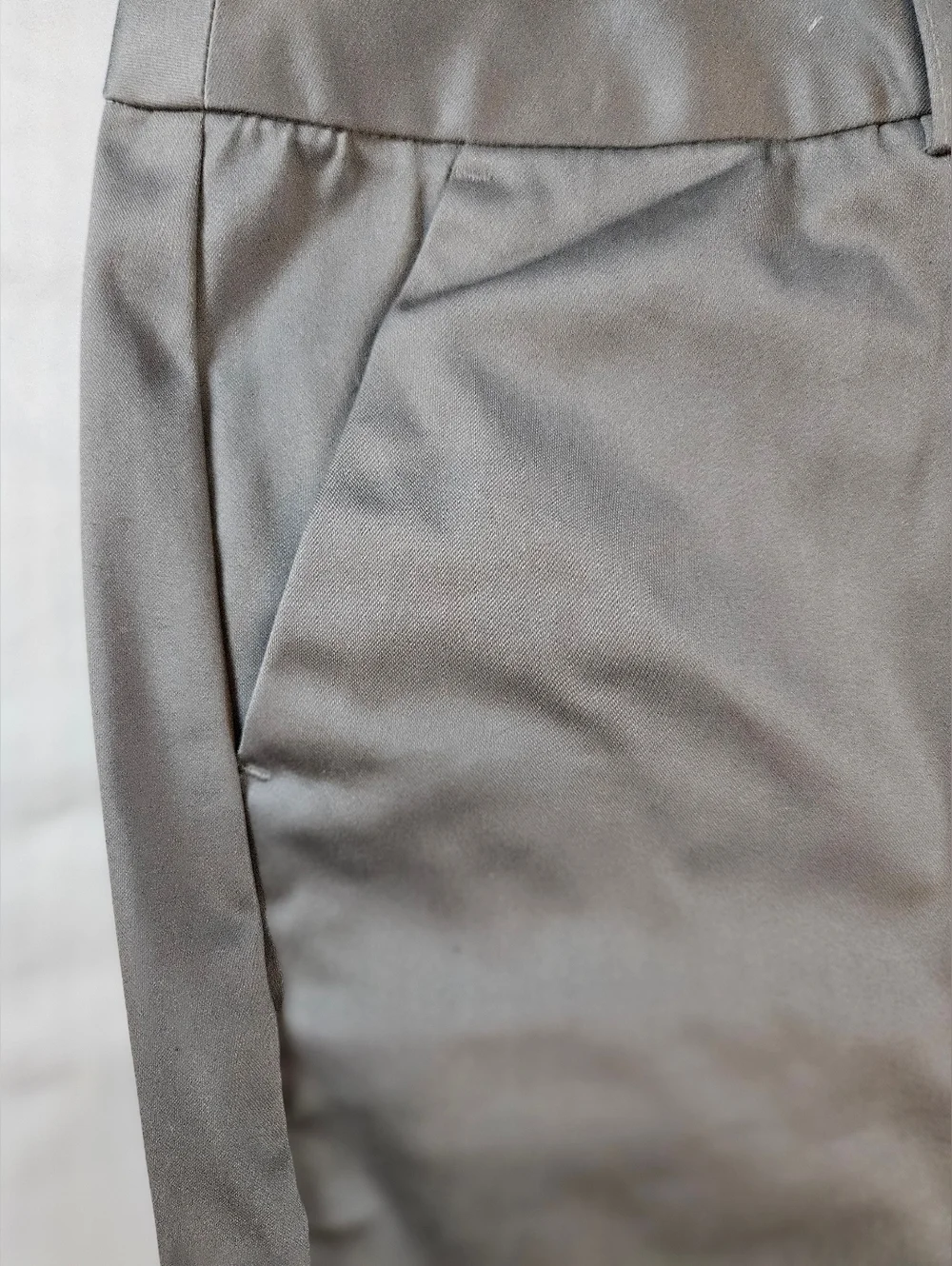 NWT Worthington Womens Petite Gray Modern Fit Bermuda Front Pleat Shorts Size 4P